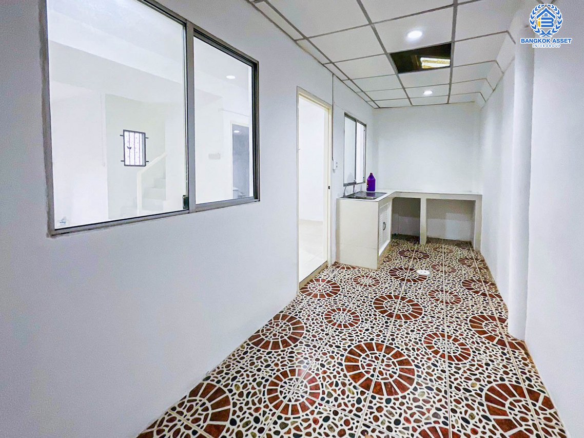 *****ทาวน์เฮ้าส์มือสองนนทบุรี โครงการ พฤกษา49 กาญจนาภิเษก เนื้อที่ 17.4 ตร.ว. ฟังก์ชัน 3 ห้องนอน 2 ห้องน้ำ 1 ที่จอดรถ บ้านน่าอยู่ พร้อมเข้าอยู่ บนทำเลแห่งการเดินทาง ใกล้รถไฟฟ้าสายสีม่วง "สถานีสามเเยกบางใหญ่" และจุดขึ้นทางด่วน "ศรีรัช" จองเลย!