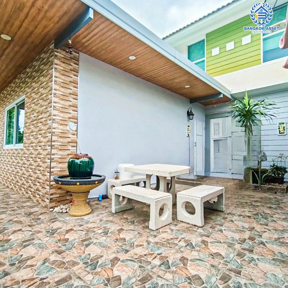 *****บ้านเดี่ยวมือสอง โครงการ โฮมเพลส กาญจนาภิเษก เนื้อที่ 56.40 ตร.ว. ฟังก์ชัน 4 ห้องนอน 2 ห้องน้ำ 2 ที่จอดรถ บริเวณบ้านกว้าง พื้นที่ใช้สอยเยอะ ทำเลเดินทางเข้า-ออกในเมืองได้ง่าย เชื่อมต่อถนนคลองถนน ถนนกาญจนาภิเษก ถนนรัตนาธิเบศร์ ใกล้รถไฟฟ้าสายสีม่วง "สถานีคลองบางไผ่" และจุดขึ้นทางด่วน "ศรีรัช"