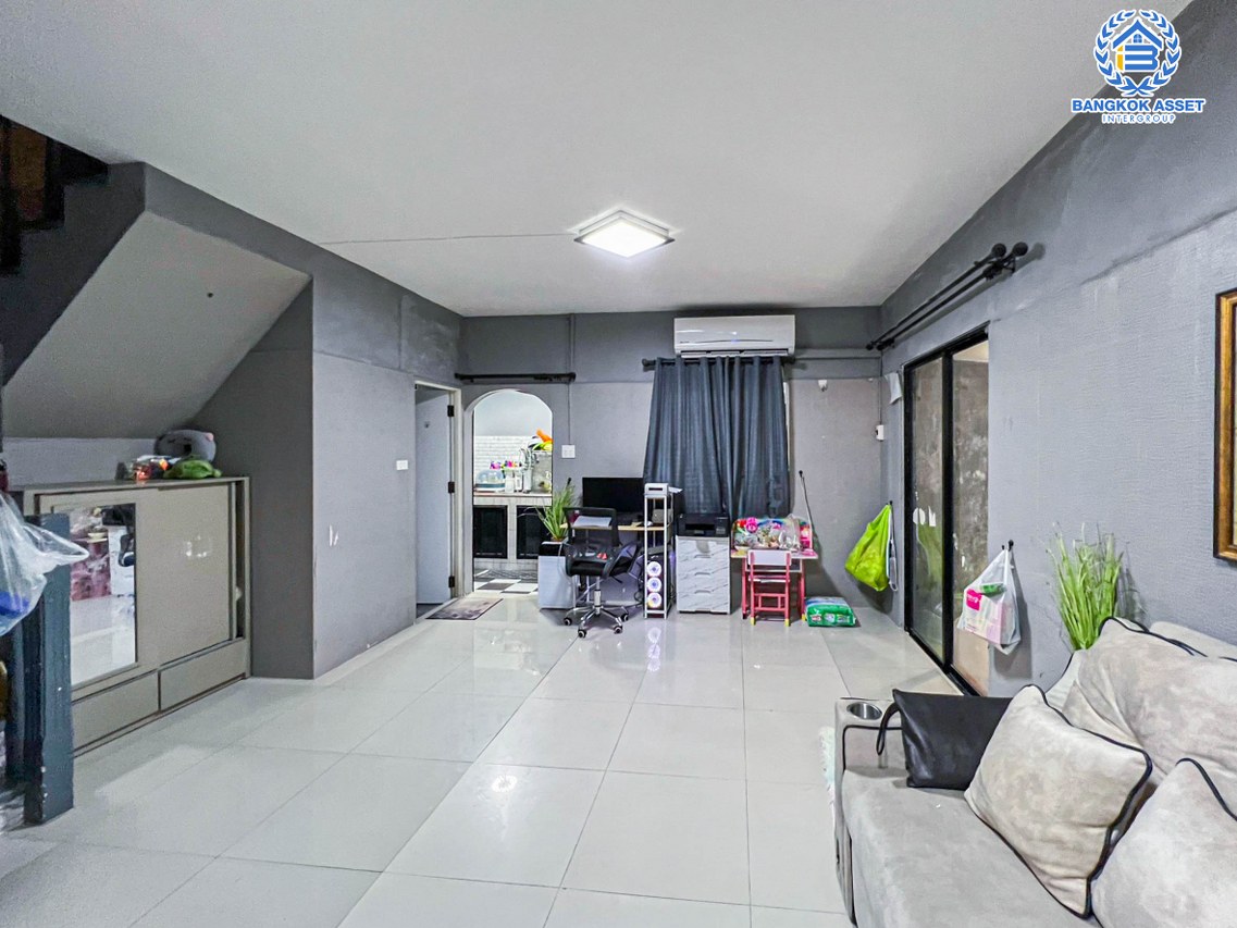 *****ทาวน์เฮ้าส์มือสองนนทบุรี หมู่บ้าน พฤกษา30/2 วัดลาดปลาดุก #หลังมุม เนื้อที่กว้างขวางถึง 41.4 ตร.ว. ฟังก์ชัน 5 ห้องนอน 2 ห้องน้ำ พื้นที่เยอะ ติดสวน ต่อเติมเต็มพื้นที่ แถมฟรี! 3 เครื่องปรับอากาศ บนทำเลแห่งการเดินทาง ใกล้เซ็นทรัลเวสต์เกต และรถไฟฟ้าสายสีม่วง "สถานีคลองบางไผ่" จองด่วน!!