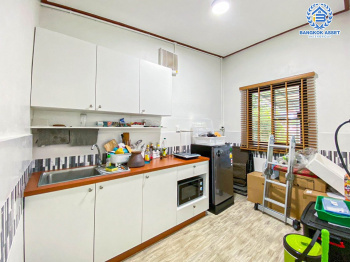 *****บ้านเดี่ยวมือสองปทุมธานี หมู่บ้าน เลียบคลองสาม ลำลูกกา เนื้อที่กว้าง 50 ตร.ว. ฟังก์ชัน 1 ห้องนอน 2 ห้องน้ำ 2 ที่จอดรถ บนทำเลเข้า-ออกเมืองสะดวกสุดๆ เชื่อมต่อถนนลำลูกกา ใกล้รถไฟฟ้าสายสีเขียว "สถานีคูคต" ในราคา 2 ล้านกว่าเท่านั้น!!