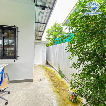 *****บ้านเดี่ยวมือสองปทุมธานี หมู่บ้าน เลียบคลองสาม ลำลูกกา เนื้อที่กว้าง 50 ตร.ว. ฟังก์ชัน 1 ห้องนอน 2 ห้องน้ำ 2 ที่จอดรถ บนทำเลเข้า-ออกเมืองสะดวกสุดๆ เชื่อมต่อถนนลำลูกกา ใกล้รถไฟฟ้าสายสีเขียว "สถานีคูคต" ในราคา 2 ล้านกว่าเท่านั้น!!