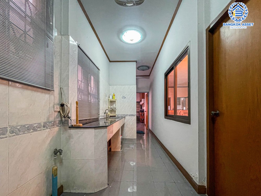 *****บ้านเดี่ยวมือสอง โครงการ เพอร์เฟคเพลส ไทรม้า เนื้อที่กว้างขวางถึง 60 ตร.ว. ฟังก์ชัน 3 ห้องนอน 4 ห้องน้ำ ที่จอดรถ 2 คัน ต่อเติมภายในสวย มีห้องน้ำในตัวทุกห้องนอน บนทำเลแห่งการเดินทาง เชื่อมต่อถนนรัตนาธิเบศร์ ถนน ใกล้รถไฟฟ้าสายสีม่วง "สถานีบางรักน้อยท่าอิฐ" และทางด่วน "งามวงศ์วาน"...