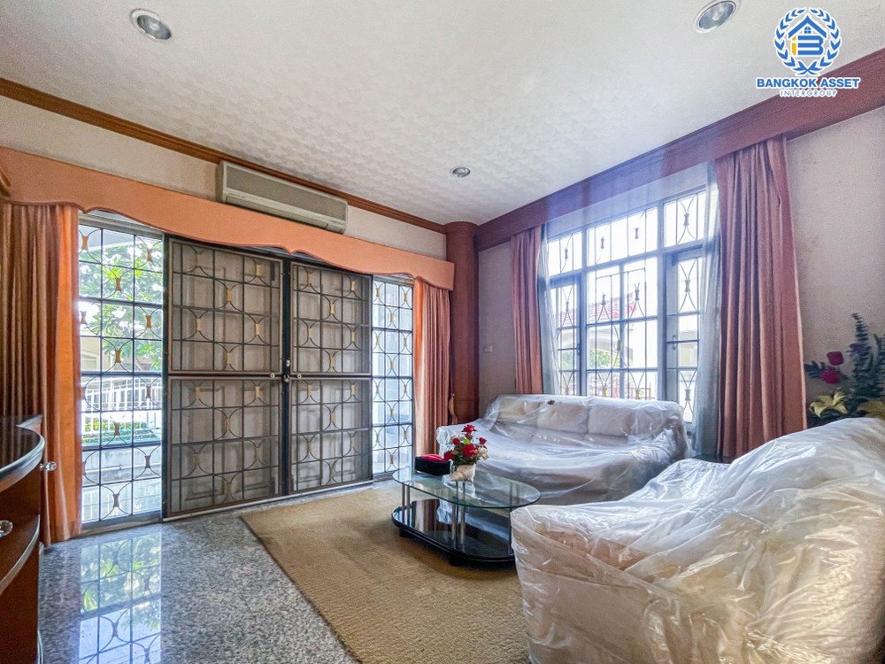 *****บ้านเดี่ยวมือสอง โครงการ เพอร์เฟคเพลส ไทรม้า เนื้อที่กว้างขวางถึง 60 ตร.ว. ฟังก์ชัน 3 ห้องนอน 4 ห้องน้ำ ที่จอดรถ 2 คัน ต่อเติมภายในสวย มีห้องน้ำในตัวทุกห้องนอน บนทำเลแห่งการเดินทาง เชื่อมต่อถนนรัตนาธิเบศร์ ถนน ใกล้รถไฟฟ้าสายสีม่วง "สถานีบางรักน้อยท่าอิฐ" และทางด่วน "งามวงศ์วาน"...