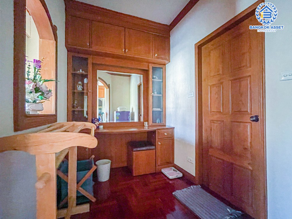 *****บ้านเดี่ยวมือสอง โครงการ เพอร์เฟคเพลส ไทรม้า เนื้อที่กว้างขวางถึง 60 ตร.ว. ฟังก์ชัน 3 ห้องนอน 4 ห้องน้ำ ที่จอดรถ 2 คัน ต่อเติมภายในสวย มีห้องน้ำในตัวทุกห้องนอน บนทำเลแห่งการเดินทาง เชื่อมต่อถนนรัตนาธิเบศร์ ถนน ใกล้รถไฟฟ้าสายสีม่วง "สถานีบางรักน้อยท่าอิฐ" และทางด่วน "งามวงศ์วาน"...