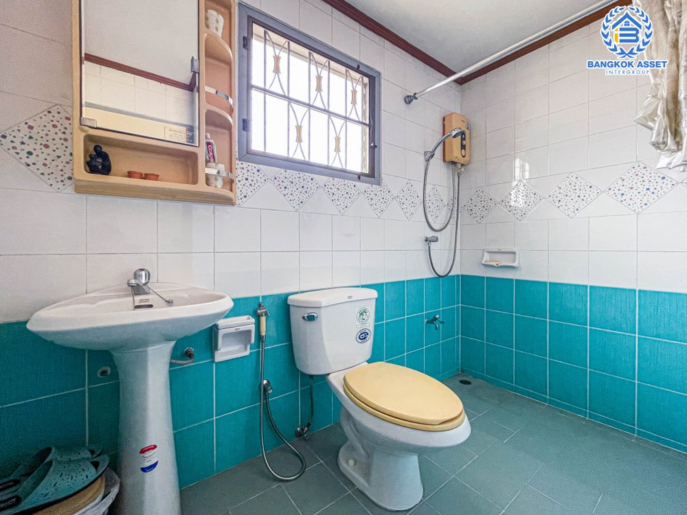 *****บ้านเดี่ยวมือสอง โครงการ เพอร์เฟคเพลส ไทรม้า เนื้อที่กว้างขวางถึง 60 ตร.ว. ฟังก์ชัน 3 ห้องนอน 4 ห้องน้ำ ที่จอดรถ 2 คัน ต่อเติมภายในสวย มีห้องน้ำในตัวทุกห้องนอน บนทำเลแห่งการเดินทาง เชื่อมต่อถนนรัตนาธิเบศร์ ถนน ใกล้รถไฟฟ้าสายสีม่วง "สถานีบางรักน้อยท่าอิฐ" และทางด่วน "งามวงศ์วาน"...