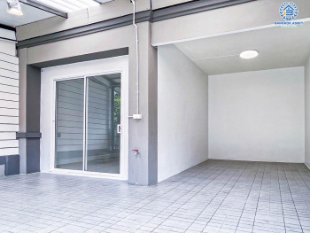 *****ทาวน์เฮ้าส์มือสอง โครงการ บ้านพฤกษา33 กาญจนาภิเษก เนื้อที่ 16 ตร.ว. ฟังก์ชัน 3 ห้องนอน 2 ห้องน้ำ 1 ที่จอดรถ บ้านสภาพดีเยี่ยม พร้อมเข้าอยู่ บนทำเลเดินทางสะดวก เชื่อมต่อถนนกาญจนาภิเษก ถนนบ้านกล้วยไทรน้อย ถนนรัตนาธิเบศร์ ใกล้รถไฟฟ้าสายสีม่วง "สถานีสถานีคลองบางไผ่" และจุดขึ้นทางด่วน "ศรีรัช"