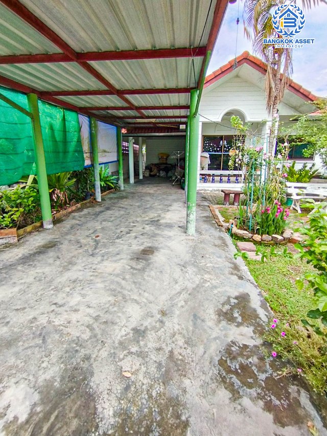 *****บ้านเดี่ยวมือสองเชียงใหม่ หมู่บ้าน บ้านเกษตรใหม่ เนื้อที่กว้างมากถึง 63 ตร.ว. ฟังก์ชัน 2 ห้องนอน 1 ห้องน้ำ แถมฟรี! 2 เครื่องปรับอากาศ บนทำเลเชื่อมต่อถนนรอบเมืองเชียงใหม่ ใกล้มหาวิทยาลัยแม่โจ้ เพียง 6 นาทีเท่านั้น! จองเลย