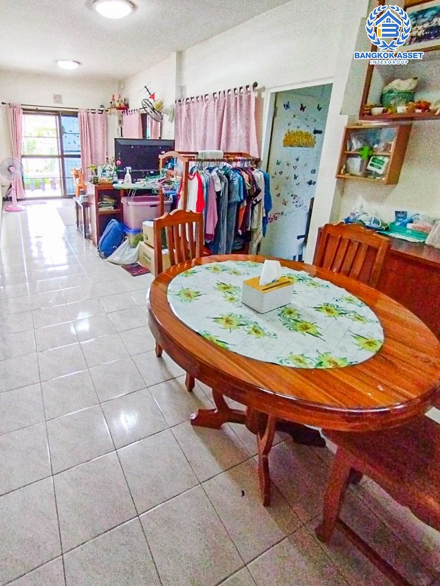 *****บ้านเดี่ยวมือสองเชียงใหม่ หมู่บ้าน บ้านเกษตรใหม่ เนื้อที่กว้างมากถึง 63 ตร.ว. ฟังก์ชัน 2 ห้องนอน 1 ห้องน้ำ แถมฟรี! 2 เครื่องปรับอากาศ บนทำเลเชื่อมต่อถนนรอบเมืองเชียงใหม่ ใกล้มหาวิทยาลัยแม่โจ้ เพียง 6 นาทีเท่านั้น! จองเลย