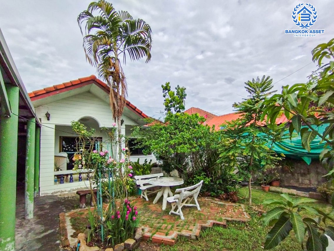 *****บ้านเดี่ยวมือสองเชียงใหม่ หมู่บ้าน บ้านเกษตรใหม่ เนื้อที่กว้างมากถึง 63 ตร.ว. ฟังก์ชัน 2 ห้องนอน 1 ห้องน้ำ แถมฟรี! 2 เครื่องปรับอากาศ บนทำเลเชื่อมต่อถนนรอบเมืองเชียงใหม่ ใกล้มหาวิทยาลัยแม่โจ้ เพียง 6 นาทีเท่านั้น! จองเลย