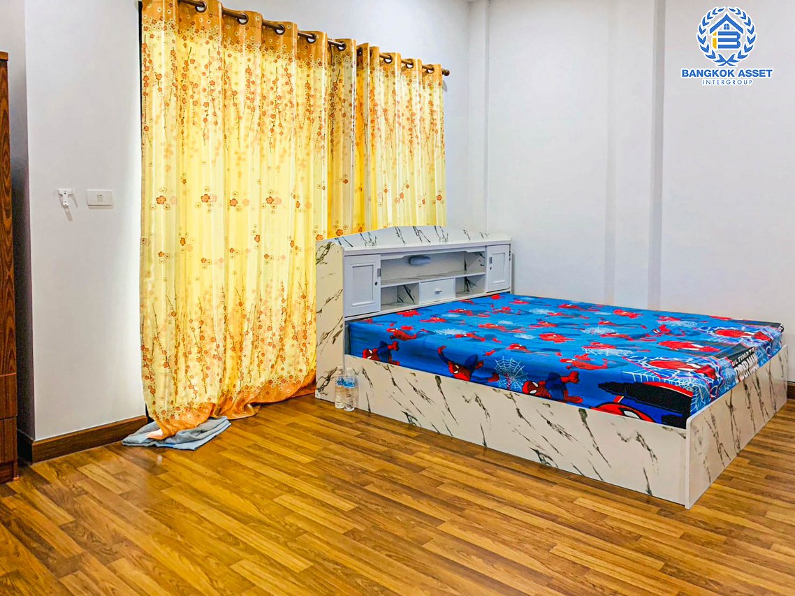 *****ทาวน์เฮ้าส์มือสองนครปฐม หมู่บ้าน ภูมิชนก พุทธมณฑลสาย4-5 เนื้อที่ 20 ตร.ว. ฟังก์ชัน 3 ห้องนอน 2 ห้องน้ำ 1 ที่จอดรถ บ้านพร้อมอยู่ แถมฟรี! 2 เครื่องปรับอากาศ 1 เครื่องทำน้ำอุ่น บนทำเลแห่งการเดินทาง เชื่อมต่อถนนเพชรเกษม, ถนนพุทธมณฑล สาย 4 และสาย5 จองเลย!