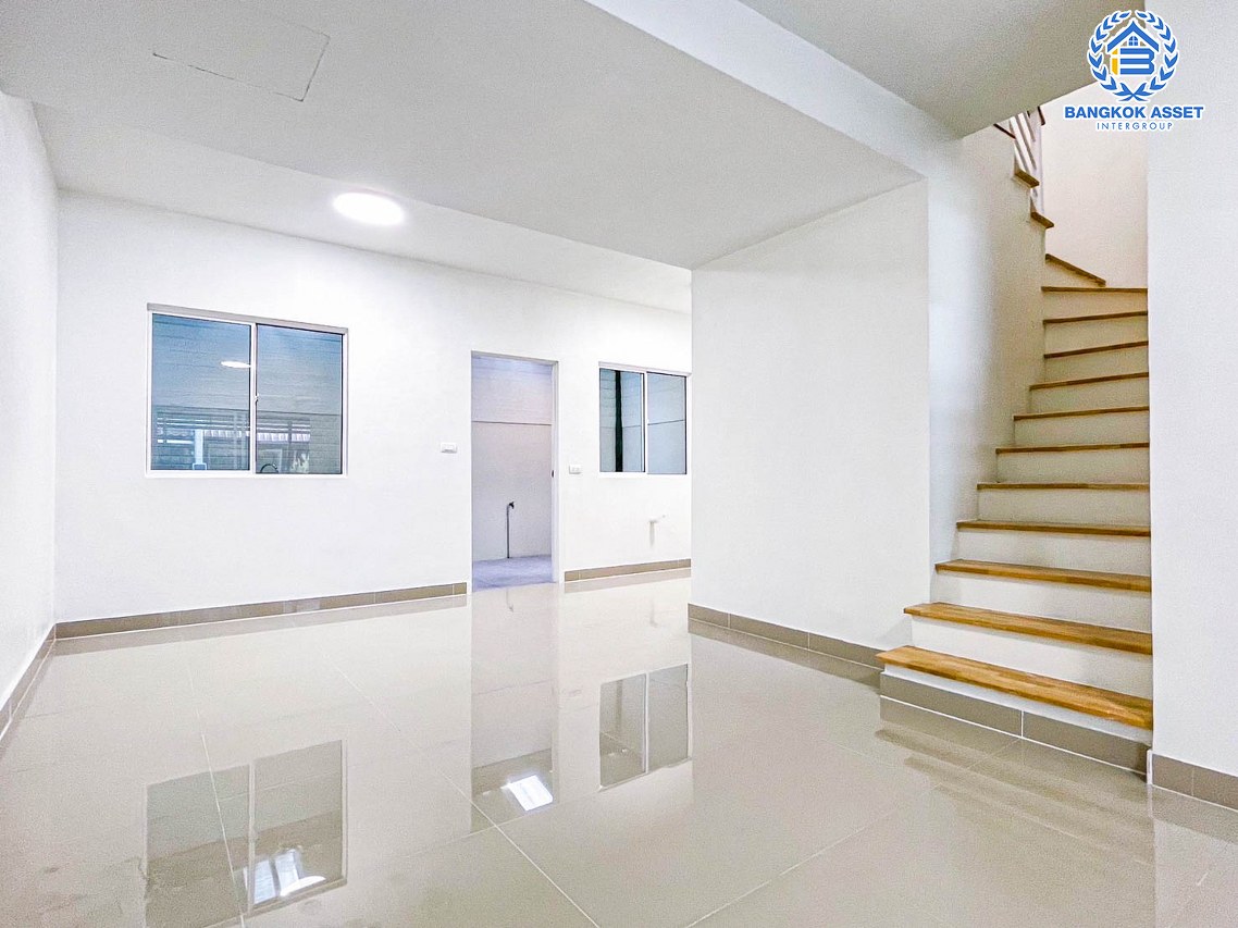 *****ทาวน์เฮ้าส์มือสองนนทบุรี โครงการ บ้านพฤกษาไพร์ม95/1 ซ.กันตนา-วงแหวนฯ เนื้อที่เกือบ 18 ตร.ว. ฟังก์ชัน 2 ห้องนอน 3 ห้องน้ำ 1 ที่จอดรถ บ้านสภาพสวย พร้อมเข้าอยู่ บนทำเลเยี่ยม เชื่อมต่อถนนกาญจนาภิเษก ใกล้รถไฟฟ้าสายสีม่วง "สถานีตลาดบางใหญ่" และจุดขึ้นทางด่วน "ศรีรัช"