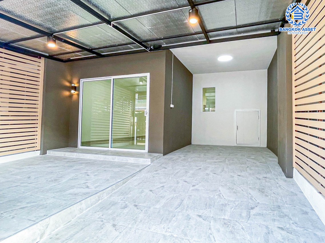 *****ทาวน์เฮ้าส์มือสองนนทบุรี โครงการ บ้านพฤกษาไพร์ม95/1 ซ.กันตนา-วงแหวนฯ เนื้อที่เกือบ 18 ตร.ว. ฟังก์ชัน 2 ห้องนอน 3 ห้องน้ำ 1 ที่จอดรถ บ้านสภาพสวย พร้อมเข้าอยู่ บนทำเลเยี่ยม เชื่อมต่อถนนกาญจนาภิเษก ใกล้รถไฟฟ้าสายสีม่วง "สถานีตลาดบางใหญ่" และจุดขึ้นทางด่วน "ศรีรัช"