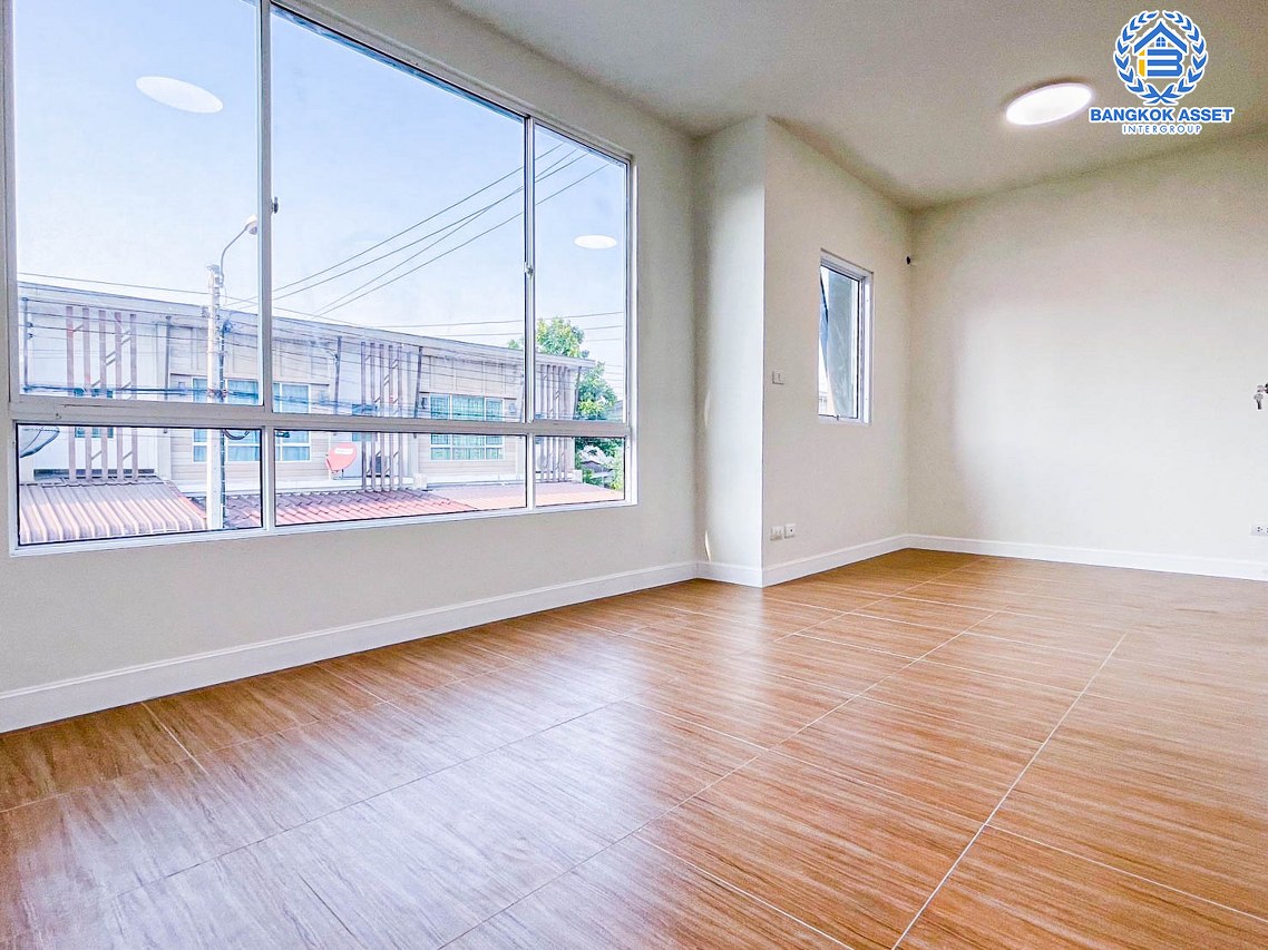 *****ทาวน์เฮ้าส์มือสองนนทบุรี โครงการ บ้านพฤกษาไพร์ม95/1 ซ.กันตนา-วงแหวนฯ เนื้อที่เกือบ 18 ตร.ว. ฟังก์ชัน 2 ห้องนอน 3 ห้องน้ำ 1 ที่จอดรถ บ้านสภาพสวย พร้อมเข้าอยู่ บนทำเลเยี่ยม เชื่อมต่อถนนกาญจนาภิเษก ใกล้รถไฟฟ้าสายสีม่วง "สถานีตลาดบางใหญ่" และจุดขึ้นทางด่วน "ศรีรัช"