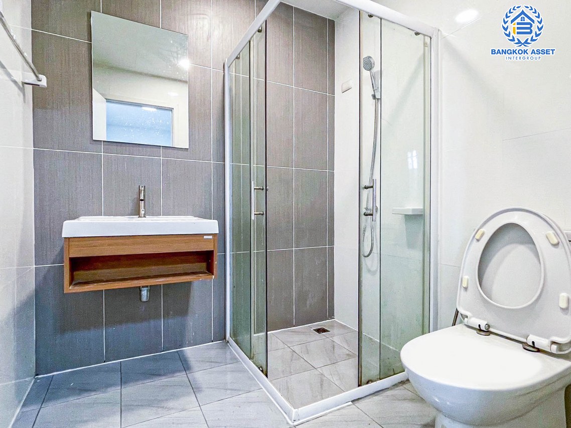 *****ทาวน์เฮ้าส์มือสองนนทบุรี โครงการ บ้านพฤกษาไพร์ม95/1 ซ.กันตนา-วงแหวนฯ เนื้อที่เกือบ 18 ตร.ว. ฟังก์ชัน 2 ห้องนอน 3 ห้องน้ำ 1 ที่จอดรถ บ้านสภาพสวย พร้อมเข้าอยู่ บนทำเลเยี่ยม เชื่อมต่อถนนกาญจนาภิเษก ใกล้รถไฟฟ้าสายสีม่วง "สถานีตลาดบางใหญ่" และจุดขึ้นทางด่วน "ศรีรัช"