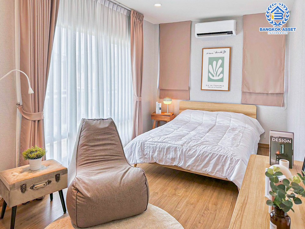 *****บ้านเดี่ยวมือสอง โครงการ เซนโทร พหลโยธิน-วิภาวดี เนื้อที่ 54.60 ตร.ว. ฟังก์ชัน 4 ห้องนอน 3 ห้องน้ำ ที่จอดรถ 2 คัน สภาพเหมือนใหม่ พร้อมเข้าอยู่ บนทำเลเดินทางสะดวกเชื่อมต่อถนนพหลโยธิน ถนนลำลูกกา ถนนสายไหม ถนนรังสิต-นครนายก ใกล้รถไฟฟ้าสายสีแดง "สถานีรังสิต" และทางด่วน "อุดรรัถยา"