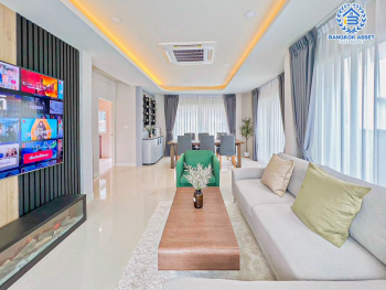 *****บ้านเดี่ยวมือสอง โครงการ เซนโทร พหลโยธิน-วิภาวดี เนื้อที่ 54.60 ตร.ว. ฟังก์ชัน 4 ห้องนอน 3 ห้องน้ำ ที่จอดรถ 2 คัน สภาพเหมือนใหม่ พร้อมเข้าอยู่ บนทำเลเดินทางสะดวกเชื่อมต่อถนนพหลโยธิน ถนนลำลูกกา ถนนสายไหม ถนนรังสิต-นครนายก ใกล้รถไฟฟ้าสายสีแดง "สถานีรังสิต" และทางด่วน "อุดรรัถยา"