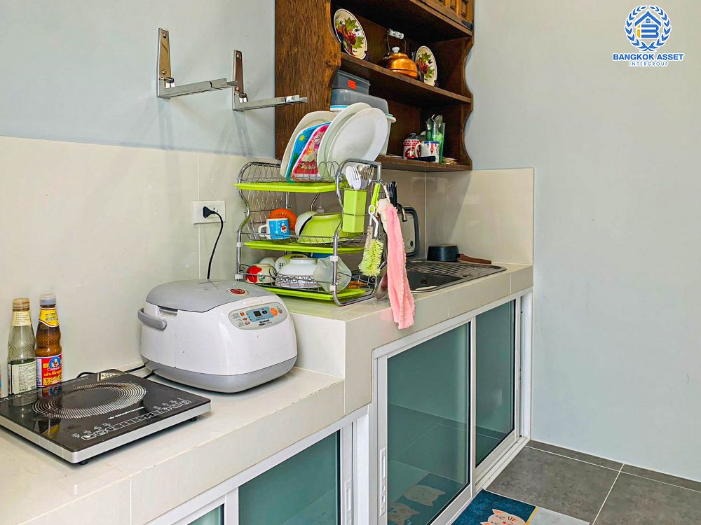 *****ทาวน์เฮ้าส์มือสองโครงการ บริติช เพลส ถนนพุทธมณฑลสาย5 เนื้อที่ 20.20 ตร.ว. ฟังก์ชัน 3 ห้องนอน 2 ห้องน้ำ ภายในตกแต่งสไตล์คลาสสิค พร้อมเข้าอยู่ บนทำเลเดินทางสะดวก เชื่อมต่อถนนพุทธมณฑลสาย5 ถนนปิ่นเกล้า-นครชัยศรี ถนนศาลายา-นครชัยศรี ใกล้รถไฟฟ้าสายสีแดง ตลิ่งชัน-ศาลายา