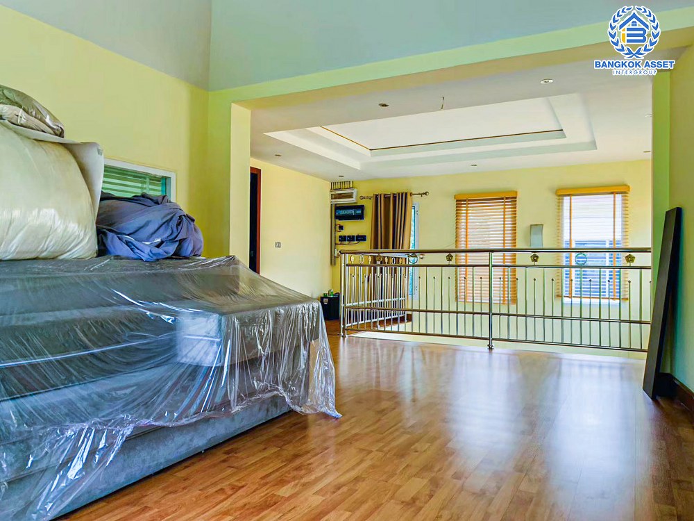 *****บ้านเดี่ยวมือสอง โครงการ เสรีเพลส พุทธมณฑลสาย4 เนื้อที่ 110.90 ตร.ว. ฟังก์ชัน 5 ห้องนอน 6 ห้องน้ำ 4 ที่จอดรถ บ้านหลังใหญ่ สภาพดีพร้อมเข้าอยู่ โครงการบนทำเลดี เชื่อมต่อถนนพุทธมณฑลสาย4 ถนนปิ่นเกล้า-นครชัยศรี ถนนเพชรเกษม ใกล้เซ็นทรัล ศาลายา และจุดขึ้นทางด่วน "เพชรเกษม-กาญจนาภิเษก"