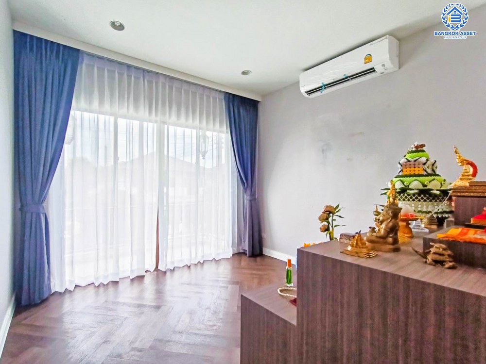 *****บ้านเดี่ยวมือสอง โครงการ เศรษฐสิริ ประชาชื่น เฟส4 เนื้อที่กว้าง 90.20 ตร.ว. ฟังก์ชัน 4 ห้องนอน 3 ห้องน้ำ 2 ที่จอดรถ พร้อมอยู่ บนทำเลเดินทางสะดวก เชื่อมต่อถนนประชาชื่น ถนนแจ้งวัฒนะ-ปากเกร็ด ถนนสามัคคี ใกล้รถไฟฟ้าสายสีม่วง "สถานีศูนย์ราชการนนทบุรี" และจุดขึ้นทางด่วน "งามวงศ์วาน"