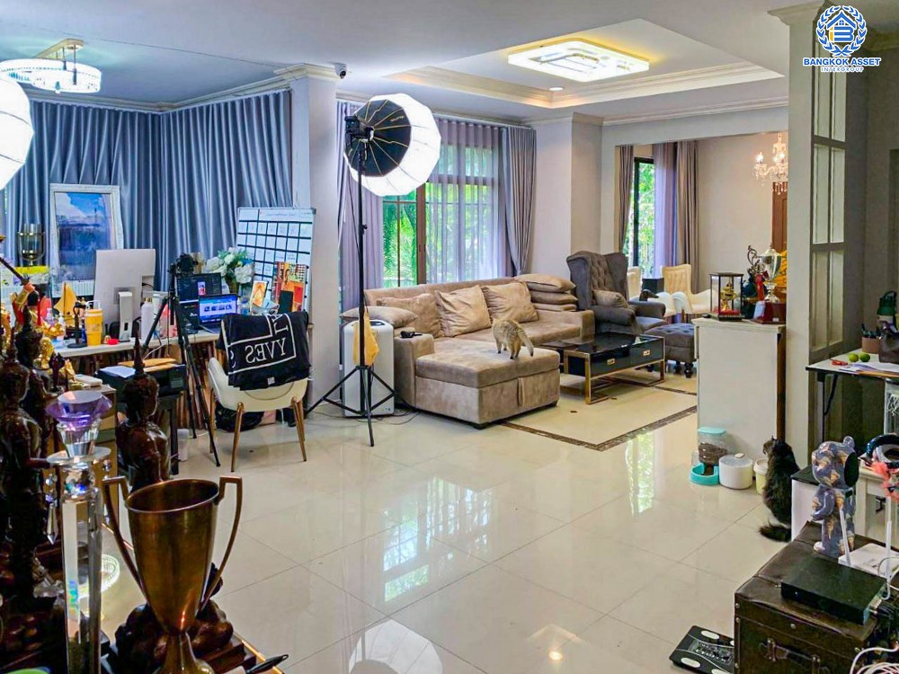 *****บ้านเดี่ยวมือสอง โครงการ เศรษฐสิริ ประชาชื่น เฟส4 เนื้อที่กว้าง 90.20 ตร.ว. ฟังก์ชัน 4 ห้องนอน 3 ห้องน้ำ 2 ที่จอดรถ พร้อมอยู่ บนทำเลเดินทางสะดวก เชื่อมต่อถนนประชาชื่น ถนนแจ้งวัฒนะ-ปากเกร็ด ถนนสามัคคี ใกล้รถไฟฟ้าสายสีม่วง "สถานีศูนย์ราชการนนทบุรี" และจุดขึ้นทางด่วน "งามวงศ์วาน"