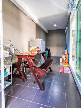 *****ทาวน์เฮ้าส์มือสองนนทบุรี โครงการ คาซ่าวอเตอร์ไซด์ นครอินทร์ เนื้อที่กว้าง 24.3 ตร.ว. ฟังก์ชัน 3 ห้องนอน 2 ห้องน้ำ 2 ที่จอดรถ แถมฟรี! 2 เครื่องปรับอากาศ 2 เครื่องทำน้ำอุ่น บนทำเลแห่งการเดินทาง เชื่อมต่อถนนนครอินทร์, ถนนราชพฤกษ์ ใกล้รถไฟฟ้าสายสีม่วง "สถานีแยกติวานนท์" และจุดขึ้นทางด่วน "ศรีรัช"