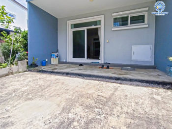 *****ทาวน์เฮ้าส์มือสองนนทบุรี โครงการ คาซ่าวอเตอร์ไซด์ นครอินทร์ เนื้อที่กว้าง 24.3 ตร.ว. ฟังก์ชัน 3 ห้องนอน 2 ห้องน้ำ 2 ที่จอดรถ แถมฟรี! 2 เครื่องปรับอากาศ 2 เครื่องทำน้ำอุ่น บนทำเลแห่งการเดินทาง เชื่อมต่อถนนนครอินทร์, ถนนราชพฤกษ์ ใกล้รถไฟฟ้าสายสีม่วง "สถานีแยกติวานนท์" และจุดขึ้นทางด่วน "ศรีรัช"