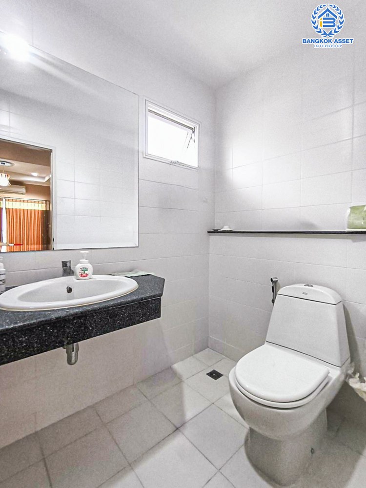 *****บ้านแฝดมือสอง โครงการ ไพร์มเพลส เดอะ กรีนเนอร์ กาญจนาภิเษก เนื้อที่ 40.50 ตร.ว. ฟังก์ชัน 3 ห้องนอน 3 ห้องน้ำ 2 ที่จอดรถ บ้านสภาพดีเยี่ยม บนทำเลเดินทางสะดวก เชื่อมต่อถนนคลองถนน ถนนแก้วอินทร์ ถนนกาญจนาภิเษก ใกล้เซ็นทรัลเวสเกต และรถไฟฟ้าสายสีม่วง "สถานีคลองบางไผ่"