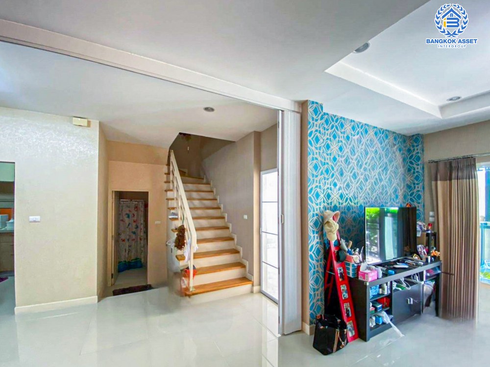 *****บ้านแฝดมือสอง โครงการ ไพร์มเพลส เดอะ กรีนเนอร์ กาญจนาภิเษก เนื้อที่ 40.50 ตร.ว. ฟังก์ชัน 3 ห้องนอน 3 ห้องน้ำ 2 ที่จอดรถ บ้านสภาพดีเยี่ยม บนทำเลเดินทางสะดวก เชื่อมต่อถนนคลองถนน ถนนแก้วอินทร์ ถนนกาญจนาภิเษก ใกล้เซ็นทรัลเวสเกต และรถไฟฟ้าสายสีม่วง "สถานีคลองบางไผ่"