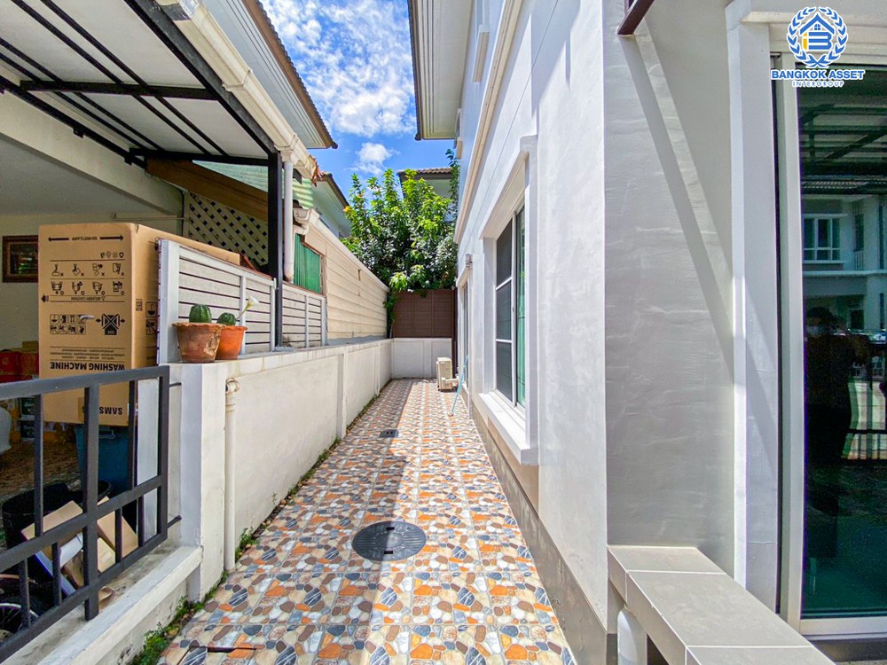 *****บ้านแฝดมือสอง โครงการ ไพร์มเพลส เดอะ กรีนเนอร์ กาญจนาภิเษก เนื้อที่ 40.50 ตร.ว. ฟังก์ชัน 3 ห้องนอน 3 ห้องน้ำ 2 ที่จอดรถ บ้านสภาพดีเยี่ยม บนทำเลเดินทางสะดวก เชื่อมต่อถนนคลองถนน ถนนแก้วอินทร์ ถนนกาญจนาภิเษก ใกล้เซ็นทรัลเวสเกต และรถไฟฟ้าสายสีม่วง "สถานีคลองบางไผ่"