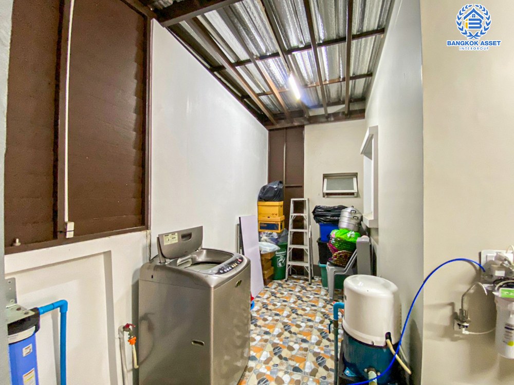 *****บ้านแฝดมือสอง โครงการ ไพร์มเพลส เดอะ กรีนเนอร์ กาญจนาภิเษก เนื้อที่ 40.50 ตร.ว. ฟังก์ชัน 3 ห้องนอน 3 ห้องน้ำ 2 ที่จอดรถ บ้านสภาพดีเยี่ยม บนทำเลเดินทางสะดวก เชื่อมต่อถนนคลองถนน ถนนแก้วอินทร์ ถนนกาญจนาภิเษก ใกล้เซ็นทรัลเวสเกต และรถไฟฟ้าสายสีม่วง "สถานีคลองบางไผ่"