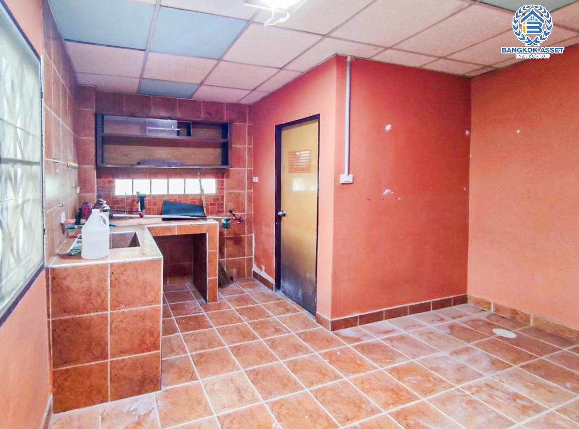 *****บ้านเดี่ยวชั้นเดียวมือสองนนทบุรี โครงการ อริสรา1 กาญจนาภิเษก เนื้อที่กว้างมากถึง 100 ตร.ว. ฟังก์ชัน 4 ห้องนอน 2 ห้องน้ำ 3 ที่จอดรถ บ้านเนื้อที่เยอะ บนทำเลแห่งการเดินทาง เชื่อมต่อถนนกาญจนาภิเษก ใกล้รถไฟฟ้าสายสีม่วง "สถานีบางพลู" ในราคาสุดคุ้ม!!