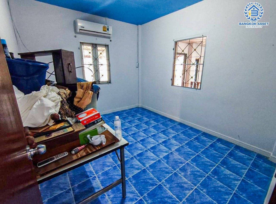 *****บ้านเดี่ยวชั้นเดียวมือสองนนทบุรี โครงการ อริสรา1 กาญจนาภิเษก เนื้อที่กว้างมากถึง 100 ตร.ว. ฟังก์ชัน 4 ห้องนอน 2 ห้องน้ำ 3 ที่จอดรถ บ้านเนื้อที่เยอะ บนทำเลแห่งการเดินทาง เชื่อมต่อถนนกาญจนาภิเษก ใกล้รถไฟฟ้าสายสีม่วง "สถานีบางพลู" ในราคาสุดคุ้ม!!