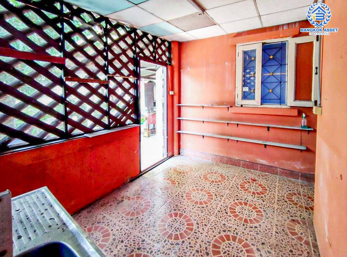 *****บ้านเดี่ยวชั้นเดียวมือสองนนทบุรี โครงการ อริสรา1 กาญจนาภิเษก เนื้อที่กว้างมากถึง 100 ตร.ว. ฟังก์ชัน 4 ห้องนอน 2 ห้องน้ำ 3 ที่จอดรถ บ้านเนื้อที่เยอะ บนทำเลแห่งการเดินทาง เชื่อมต่อถนนกาญจนาภิเษก ใกล้รถไฟฟ้าสายสีม่วง "สถานีบางพลู" ในราคาสุดคุ้ม!!