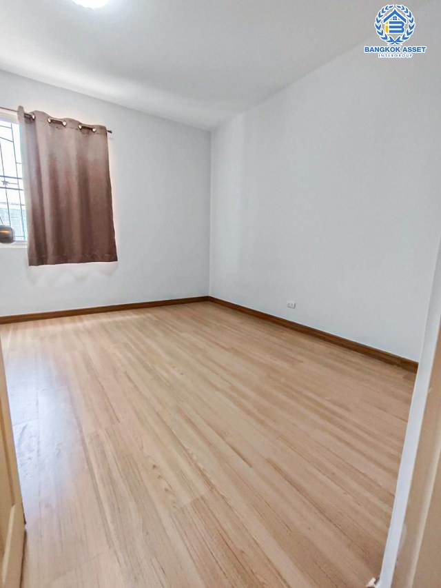 *****ทาวน์เฮ้าส์มือสองสมุทรปราการ โครงการ The color leisure บางนา-กม.10 เนื้อที่กว้าง 21.4 ตร.ว. ฟังก์ชัน 3 ห้องนอน 2 ห้องน้ำ 2 ที่จอดรถ แถมฟรี! 2 เครื่องปรับอากาศ บนทำเลเชื่อมต่อถนนบางนา-ตราด, ถนนเทพารักษ์ ใกล้สนามบินสุวรรณภูมิ และทางด่วน "บางนา-ตราด" ราคาถูกสุดในย่านนี้!