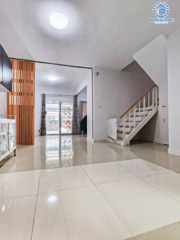 *****ทาวน์เฮ้าส์มือสองสมุทรปราการ โครงการ The color leisure บางนา-กม.10 เนื้อที่กว้าง 21.4 ตร.ว. ฟังก์ชัน 3 ห้องนอน 2 ห้องน้ำ 2 ที่จอดรถ แถมฟรี! 2 เครื่องปรับอากาศ บนทำเลเชื่อมต่อถนนบางนา-ตราด, ถนนเทพารักษ์ ใกล้สนามบินสุวรรณภูมิ และทางด่วน "บางนา-ตราด" ราคาถูกสุดในย่านนี้!