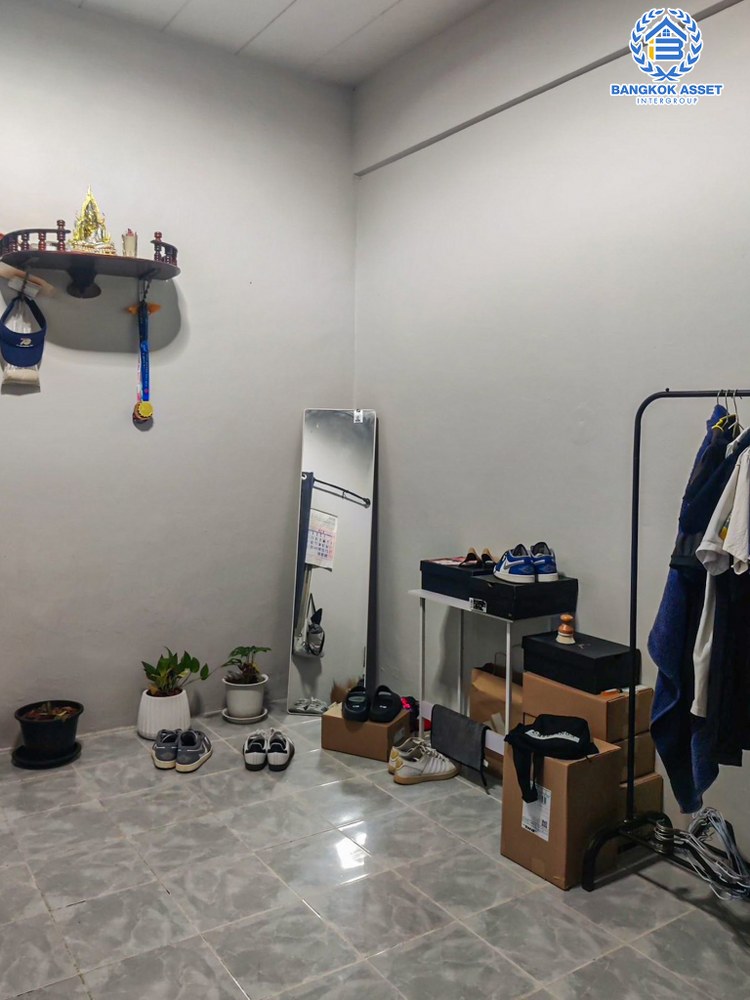 *****ทาวน์เฮ้าส์มือสอง โครงการ ภัทราวรรณ ชัยพฤกษ์-แจ้งวัฒนะ เนื้อที่ 17 ตร.ว. ฟังก์ชัน 2 ห้องนอน 2 ห้องน้ำ 1 ที่จอดรถ บ้านสภาพดีเยี่ยม พร้อมเข้าอยู่ บนทำเลเดินทางสะดวก เชื่อมต่อถนนชัยพฤกษ์ ถนนแจ้งวัฒนะ ใกล้รถไฟฟ้าสายสีม่วง "สถานีคลองบางไผ่" และจุดขึ้นทางด่วน "ศรีรัช"