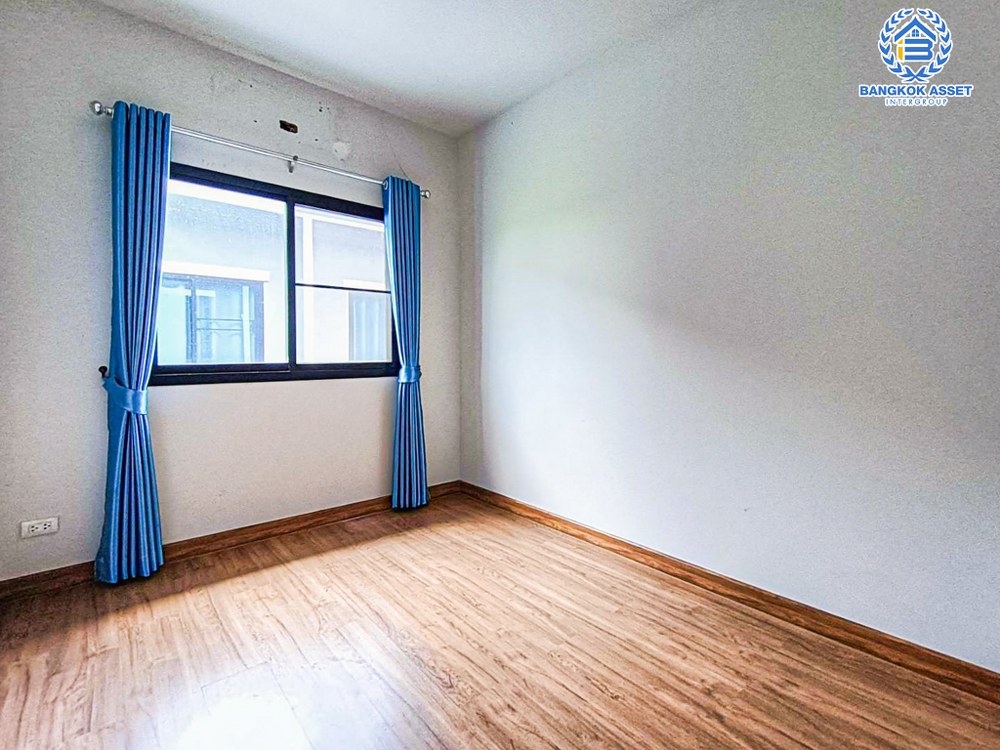 *****ทาวน์เฮ้าส์มือสอง โครงการ เดอะโมดิช ชัยพฤกษ์-วงแหวน หลังมุม เนื้อที่ 25.50 ตร.ว. ฟังก์ชัน 3 ห้องนอน 2 ห้องน้ำ 1 ที่จอดรถ พื้นที่ใช้สอยกว้างขวาง ภายในสภาพเหมือนใหม่ พร้อมเข้าอยู่ บนทำเลเดินทางสะดวกสบาย เชื่อมต่อถนนบางกรวย-ไทรน้อย ถนนราชพฤกษ์ ซอยวัดลาดปลาดุก