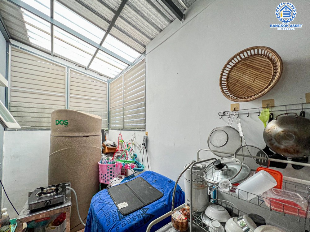 *****ทาวน์เฮ้าส์มือสอง โครงการ ศุภาลัย พรีโม่ กาญจนาภิเษก-พระราม5 เนื้อที่กว้าง 19.40 ตร.ว. ฟังก์ชัน 3 ห้องนอน 2 ห้องน้ำ 2 ที่จอดรถ บ้านสภาพเหมือนใหม่ พร้อมเข้าอยู่ บนทำเลเดินทางสะดวกสบายเข้า-ออกในเมืองง่าย เชื่อมต่อถนนรัตนาธิเบศร์ ถนนกาญจนาภิเษก ถนนบางกรวย-ไทรน้อย