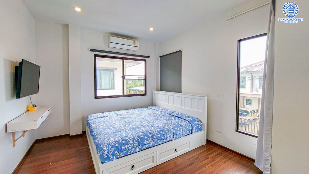 *****บ้านแฝดมือสอง โครงการ เดอะบาลานซ์ พุทธมณฑลสาย 5 เนื้อที่ 58.90 ตร.ว. ฟังก์ชัน 4 ห้องนอน 3 ห้องน้ำ 2 ที่จอดรถ บ้านสภาพดีเยี่ยม ให้ความรู้สึกเหมือนบ้านเดี่ยว บนทำเลเดินทางเข้า-ออกในเมืองสะดวก เชื่อมต่อถนนบรมราชชนนี ถนนพุทธมณฑลสาย5 ถนนเพชรเกษม จองเลย