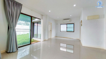 *****บ้านแฝดมือสอง โครงการ เดอะบาลานซ์ พุทธมณฑลสาย 5 เนื้อที่ 58.90 ตร.ว. ฟังก์ชัน 4 ห้องนอน 3 ห้องน้ำ 2 ที่จอดรถ บ้านสภาพดีเยี่ยม ให้ความรู้สึกเหมือนบ้านเดี่ยว บนทำเลเดินทางเข้า-ออกในเมืองสะดวก เชื่อมต่อถนนบรมราชชนนี ถนนพุทธมณฑลสาย5 ถนนเพชรเกษม จองเลย