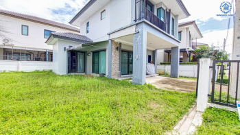 *****บ้านแฝดมือสอง โครงการ เดอะบาลานซ์ พุทธมณฑลสาย 5 เนื้อที่ 58.90 ตร.ว. ฟังก์ชัน 4 ห้องนอน 3 ห้องน้ำ 2 ที่จอดรถ บ้านสภาพดีเยี่ยม ให้ความรู้สึกเหมือนบ้านเดี่ยว บนทำเลเดินทางเข้า-ออกในเมืองสะดวก เชื่อมต่อถนนบรมราชชนนี ถนนพุทธมณฑลสาย5 ถนนเพชรเกษม จองเลย