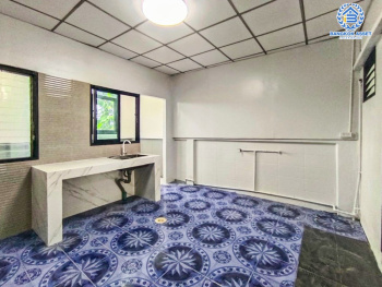 *****ทาวน์เฮ้าส์มือสอง โครงการ ร่มรื่นวิลล์ ราชพฤกษ์-สวนผัก เนื้อที่กว้าง 20.10 ตร.ว. ฟังก์ชัน 2 ห้องนอน 2 ห้องน้ำ 1 ที่จอดรถ บ้านตกแต่งใหม่ สภาพดีมากพร้อมเข้าอยู่ บนทำเลเดินทางสะดวกสบาย เชื่อมต่อถนนนครอินทร์ ถนนกาญจนาภิเษก ถนนราชพฤกษ์ ใกล้จุดขึ้นทางด่วน "ศรีรัช-วงแหวนรอบนอก"