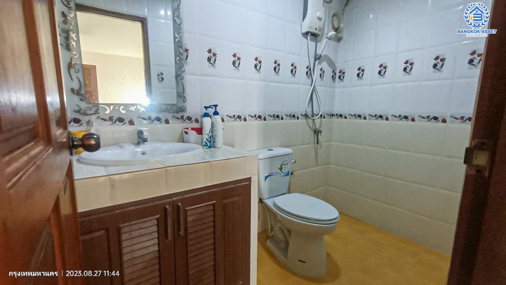 *****บ้านเดี่ยวลาดพร้าว71 ทำเลดีมาก เนื้อที่ 50 ตร.ว. ฟังก์ชัน 3 ห้องนอน 3 ห้องน้ำ บ้านสภาพดีเยี่ยม มีพื้นที่รอบบ้านกว้างขวาง บนทำเลสามารถเดินทางเข้า-ออกในเมืองสะดวก เชื่อมต่อถนนนาคนิวาส ถนนเลียบทางด่วนรามอินทราอาจณรงค์ ซอยลาดพร้าว71