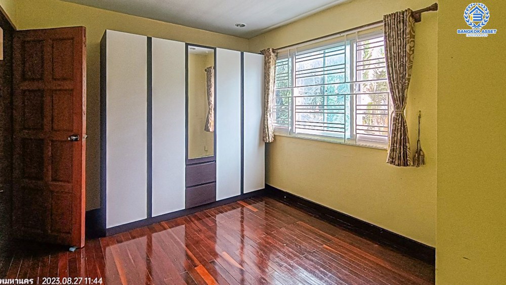 *****บ้านเดี่ยวลาดพร้าว71 ทำเลดีมาก เนื้อที่ 50 ตร.ว. ฟังก์ชัน 3 ห้องนอน 3 ห้องน้ำ บ้านสภาพดีเยี่ยม มีพื้นที่รอบบ้านกว้างขวาง บนทำเลสามารถเดินทางเข้า-ออกในเมืองสะดวก เชื่อมต่อถนนนาคนิวาส ถนนเลียบทางด่วนรามอินทราอาจณรงค์ ซอยลาดพร้าว71