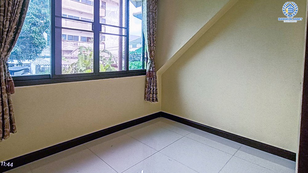 *****บ้านเดี่ยวลาดพร้าว71 ทำเลดีมาก เนื้อที่ 50 ตร.ว. ฟังก์ชัน 3 ห้องนอน 3 ห้องน้ำ บ้านสภาพดีเยี่ยม มีพื้นที่รอบบ้านกว้างขวาง บนทำเลสามารถเดินทางเข้า-ออกในเมืองสะดวก เชื่อมต่อถนนนาคนิวาส ถนนเลียบทางด่วนรามอินทราอาจณรงค์ ซอยลาดพร้าว71