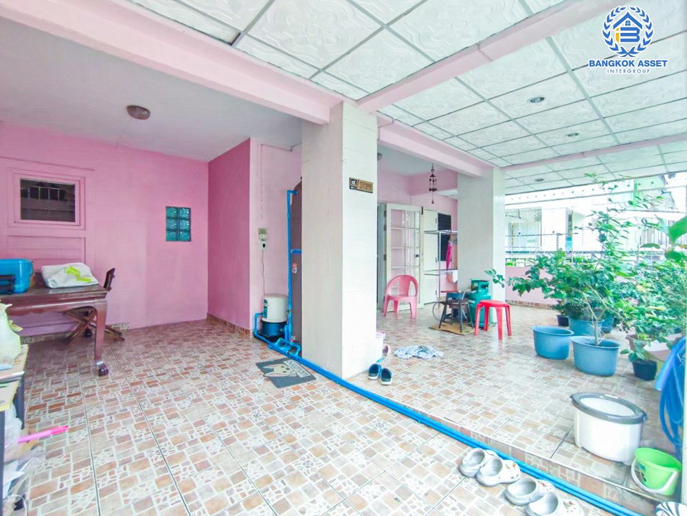 *****ทาวน์เฮ้าส์มือสอง โครงการ พฤกษา13 คลองหลวง เนื้อที่ 24 ตร.ว. ฟังก์ชัน 3 ห้องนอน 2 ห้องน้ำ 1 ที่จอดรถ ภายในดีเยี่ยม พร้อมเข้าอยู่ทันที บนทำเลเดินทางสะดวก เชื่อมต่อถนนรังสิตคลอง3 ถนนกาญจนาภิเษก ถนนพหลโยธิน ใกล้รถไฟฟ้าสายสีแดง "สถานีรังสิต" และจุดขึ้นดอนเมืองมอเตอร์เวย์