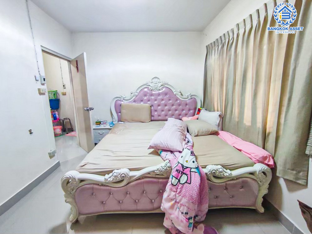 *****ทาวน์เฮ้าส์มือสอง โครงการ พฤกษา13 คลองหลวง เนื้อที่ 24 ตร.ว. ฟังก์ชัน 3 ห้องนอน 2 ห้องน้ำ 1 ที่จอดรถ ภายในดีเยี่ยม พร้อมเข้าอยู่ทันที บนทำเลเดินทางสะดวก เชื่อมต่อถนนรังสิตคลอง3 ถนนกาญจนาภิเษก ถนนพหลโยธิน ใกล้รถไฟฟ้าสายสีแดง "สถานีรังสิต" และจุดขึ้นดอนเมืองมอเตอร์เวย์