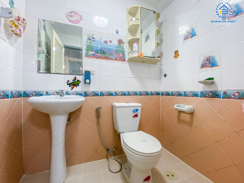 *****ทาวน์เฮ้าส์มือสองนนทบุรี โครงการ เปี่ยมสุข รัตนาธิเบศร์34 เนื้อที่กว้าง 21 ตร.ว. ฟังก์ชัน 3 ห้องนอน 2 ห้องน้ำ 1 ที่จอดรถ บ้านสวยพร้อมอยู่ ทาสีใหม่ทั้งหลัง บนทำเลเดินทางสะดวก ใกล้ทางด่วน "งามวงศ์วาน" ติดรถไฟฟ้าสายสีม่วง "สถานีสะพานพระนั่งเกล้า" เพียง 5 นาทีก็ถึง!