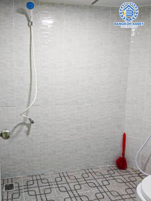 *****ทาวน์เฮ้าส์มือสองนนทบุรี หมู่บ้าน เพิ่มทรัพย์ งามวงศ์วาน 18 เเยก 3 เนื้อที่ 19 ตร.ว. ฟังก์ชัน 3 ห้องนอน 2 ห้องน้ำ 1 ที่จอดรถ แถมฟรี! 2 เครื่องปรับอากาศ บนทำเลเดินทางสะดวก ใกล้เดอะมอลล์ งามวงศ์วาน และรถไฟฟ้าสายสีม่วง "สถานีศูนย์ราชการนนทบุรี" เพียง 10 นาที