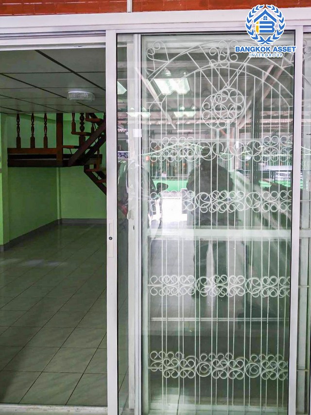 *****ทาวน์เฮ้าส์มือสองนนทบุรี หมู่บ้าน เพิ่มทรัพย์ งามวงศ์วาน 18 เเยก 3 เนื้อที่ 19 ตร.ว. ฟังก์ชัน 3 ห้องนอน 2 ห้องน้ำ 1 ที่จอดรถ แถมฟรี! 2 เครื่องปรับอากาศ บนทำเลเดินทางสะดวก ใกล้เดอะมอลล์ งามวงศ์วาน และรถไฟฟ้าสายสีม่วง "สถานีศูนย์ราชการนนทบุรี" เพียง 10 นาที